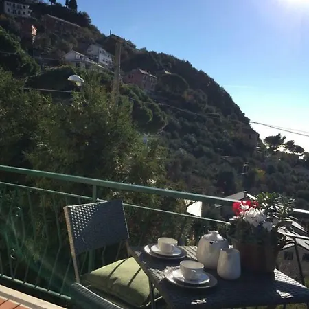 A Moneglia, Tra Portofino E Le Cinque Terre モネーリア